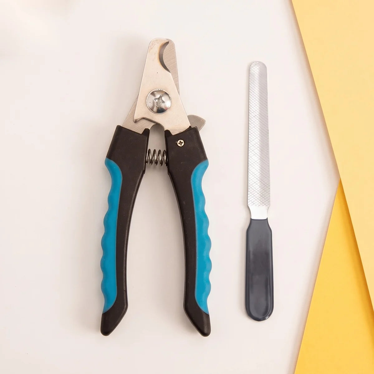 The black and blue nail clippers and their file